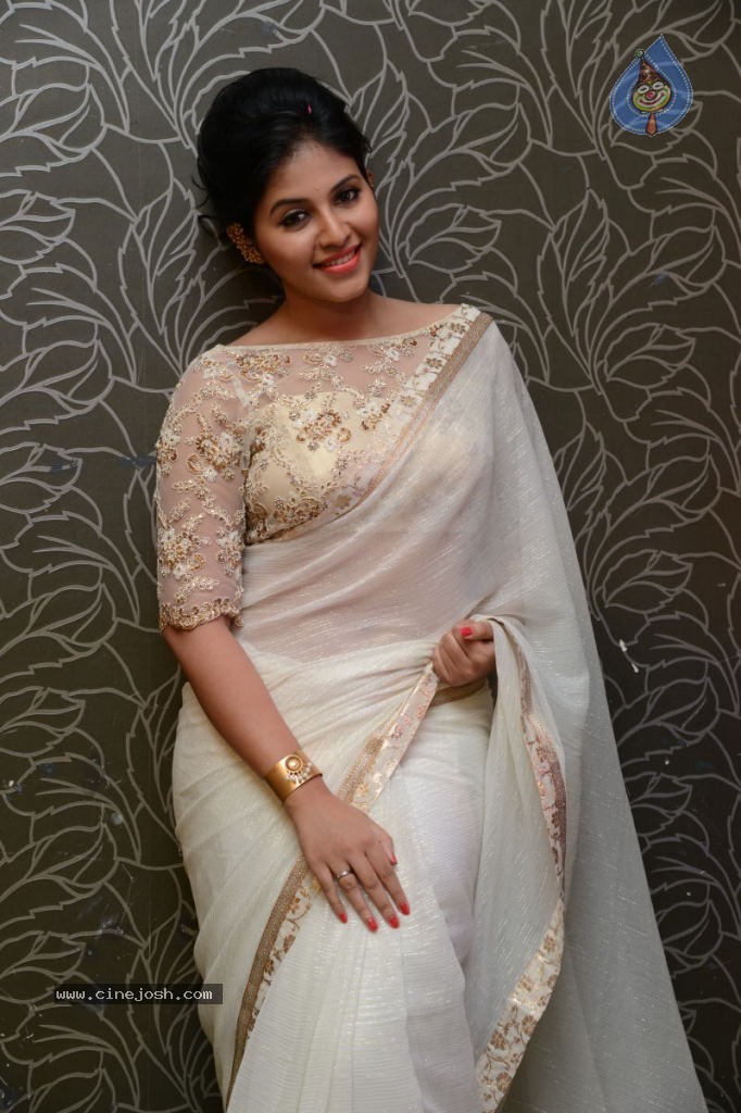 Anjali Latest Stills - 54 / 135 photos