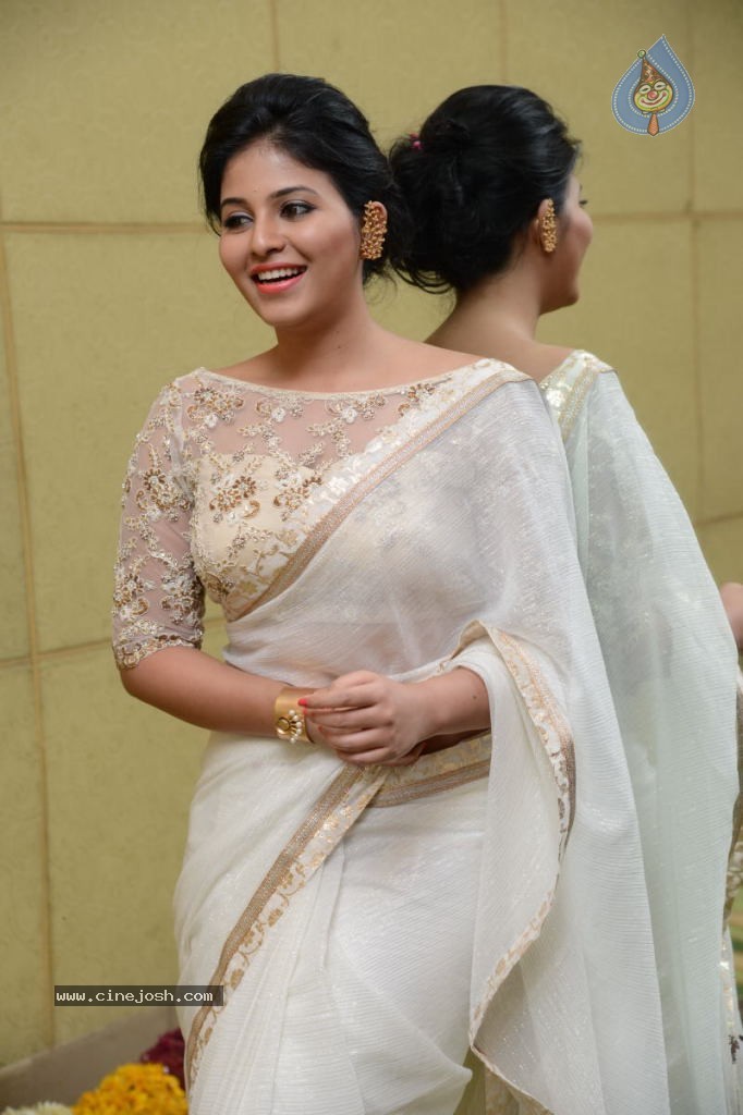 Anjali Latest Stills - 60 / 135 photos