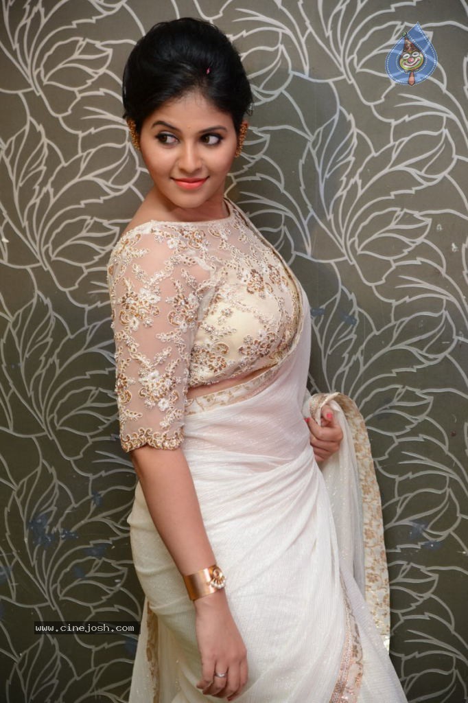 Anjali Latest Stills - 65 / 135 photos