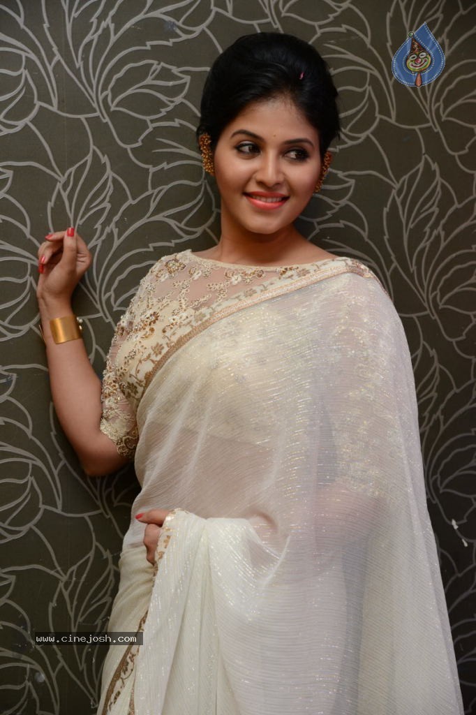 Anjali Latest Stills - 72 / 135 photos