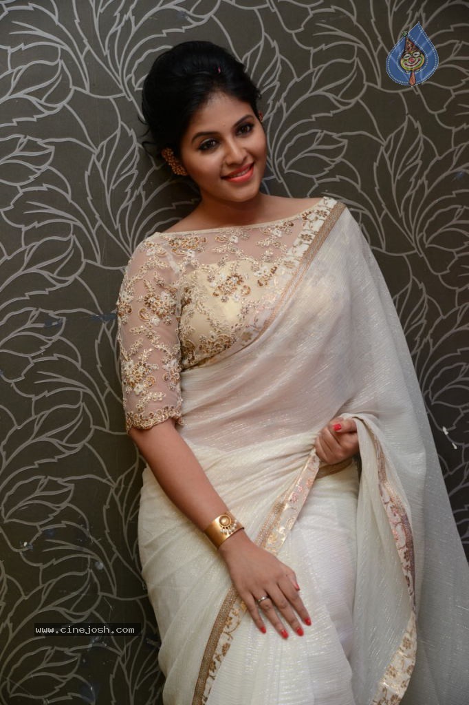 Anjali Latest Stills - 85 / 135 photos