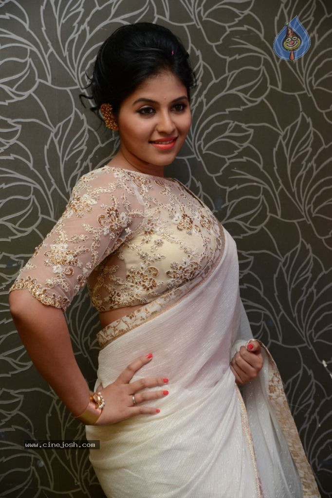 Anjali Latest Stills - 88 / 135 photos