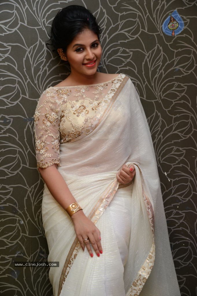 Anjali Latest Stills - 89 / 135 photos