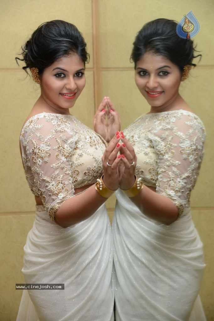 Anjali Latest Stills - 94 / 135 photos