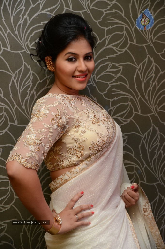 Anjali Latest Stills - 95 / 135 photos