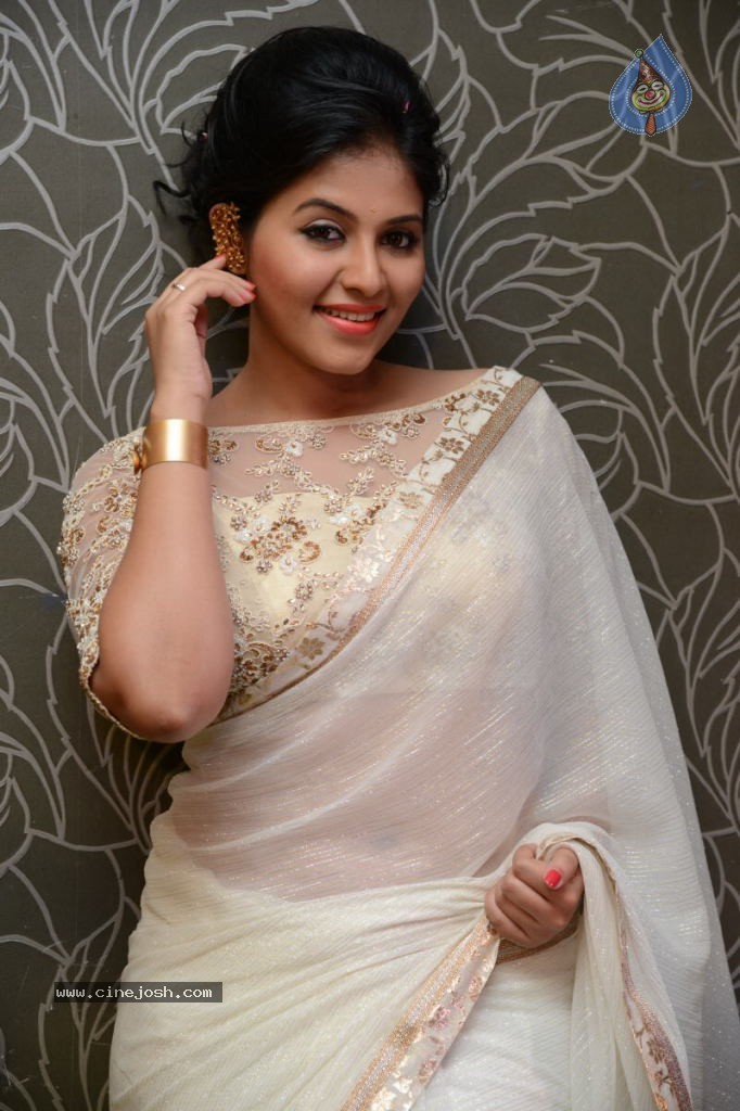 Anjali Latest Stills - 99 / 135 photos