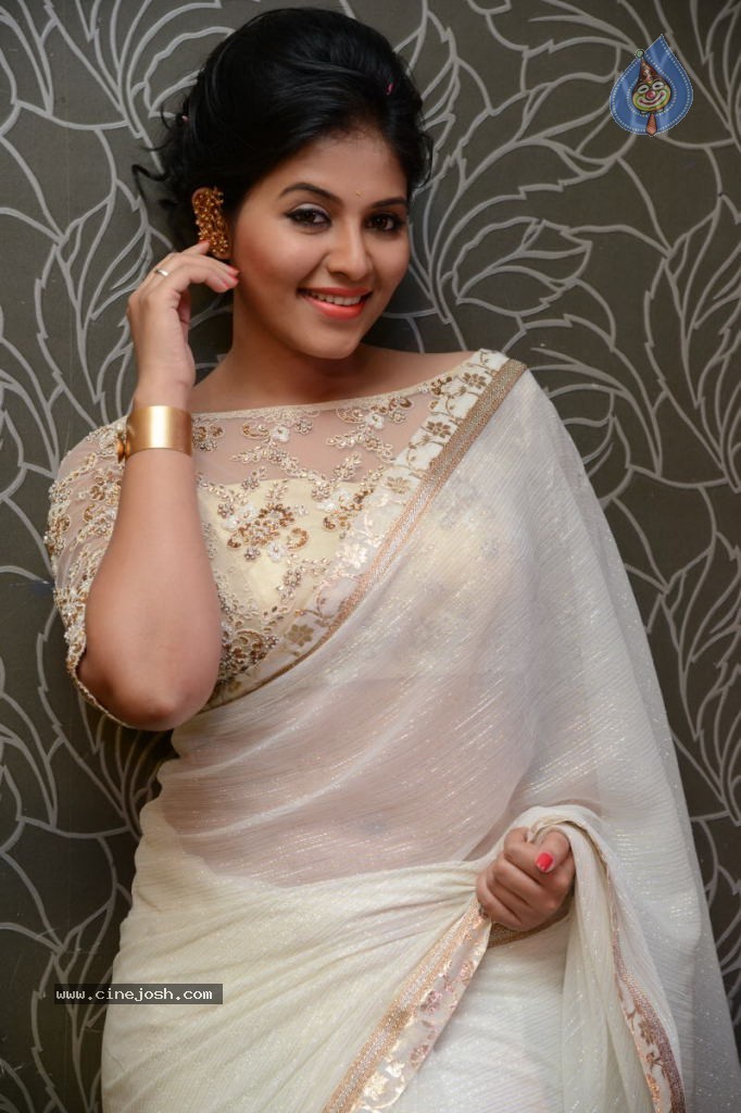 Anjali Latest Stills - 102 / 135 photos