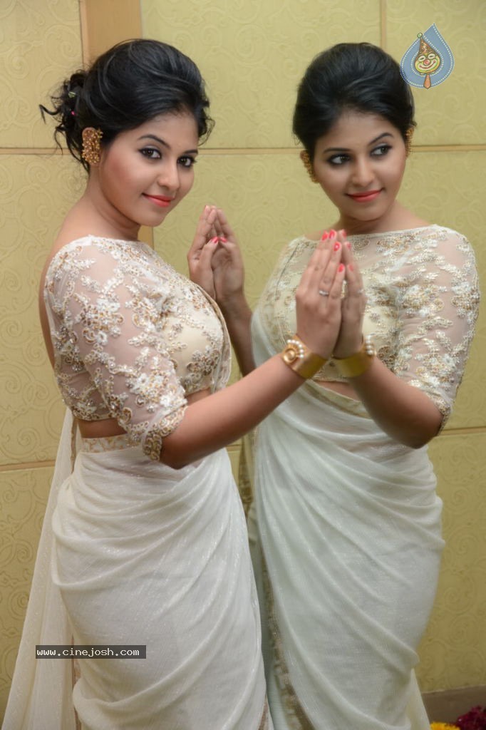 Anjali Latest Stills - 108 / 135 photos