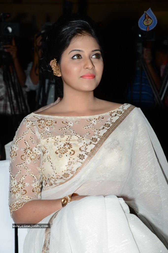 Anjali Latest Stills - 114 / 135 photos