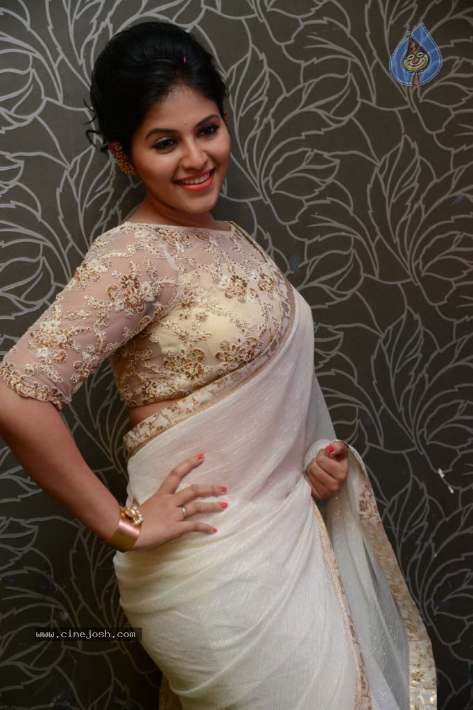 Anjali Latest Stills - 116 / 135 photos