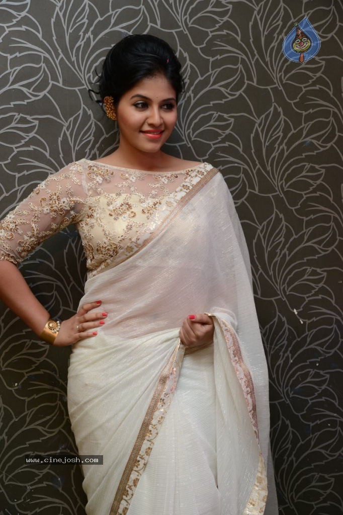 Anjali Latest Stills - 117 / 135 photos