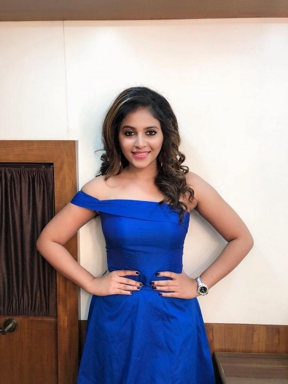 Anjali Latest Stills - 1 / 4 photos