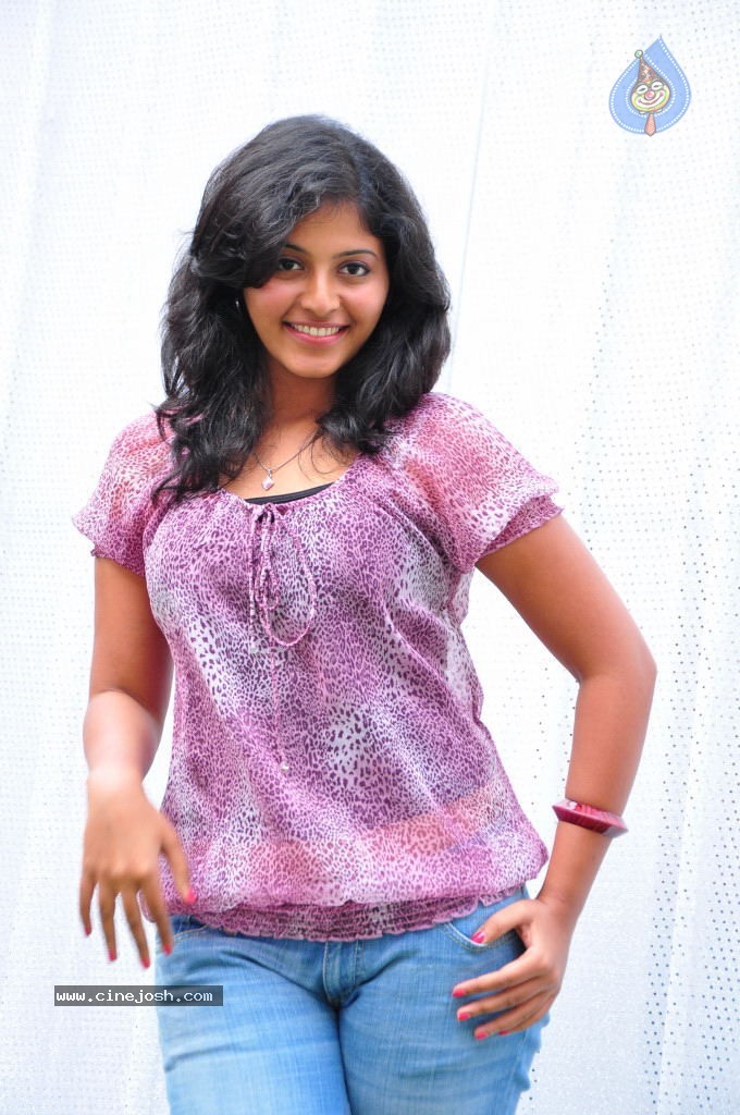 Anjali Latest Stills - 32 / 72 photos