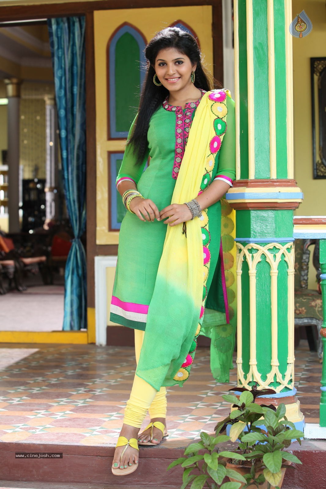 Anjali Latest Stills - 8 / 44 photos