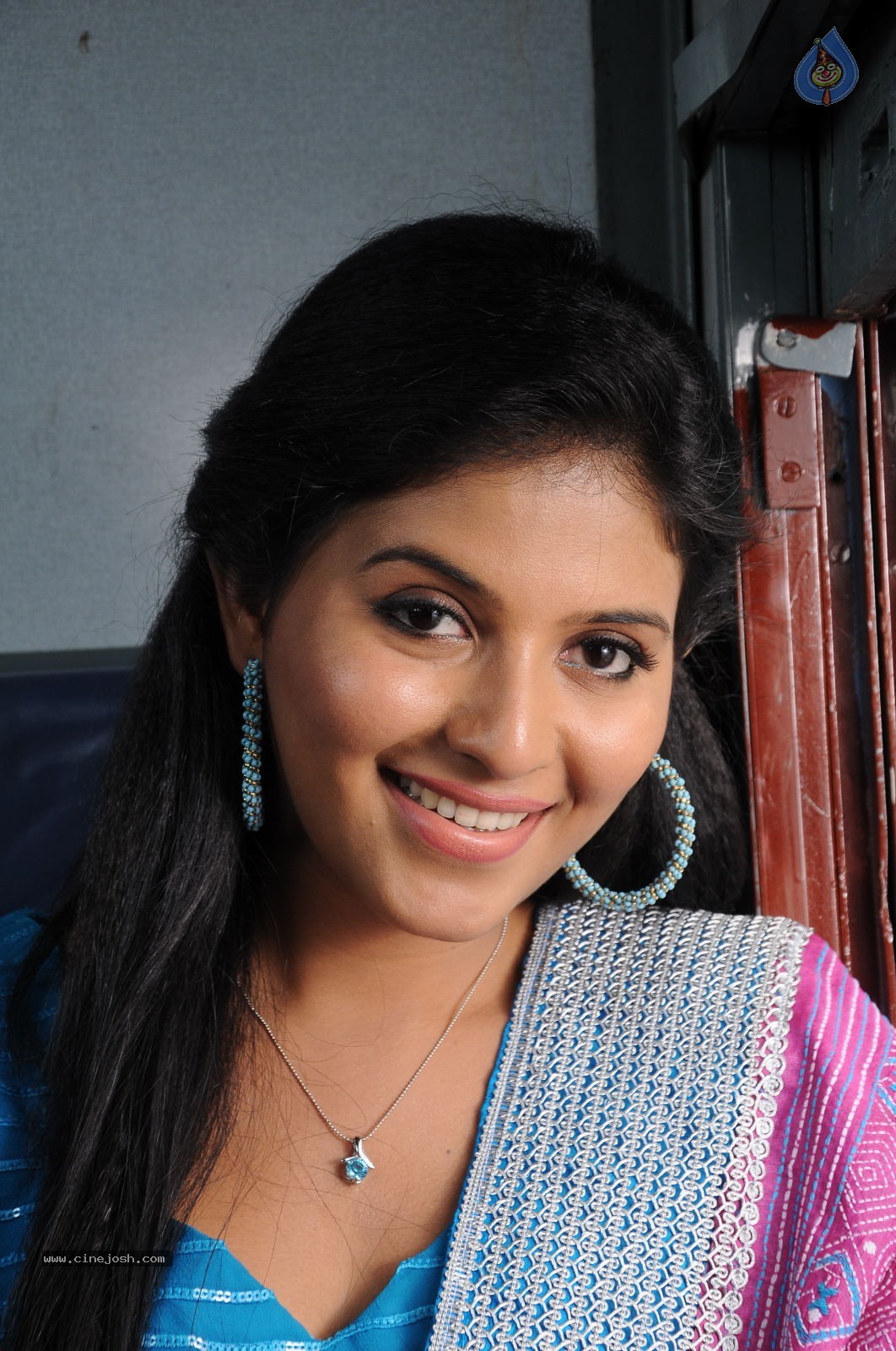 Anjali Latest Stills - 22 / 44 photos