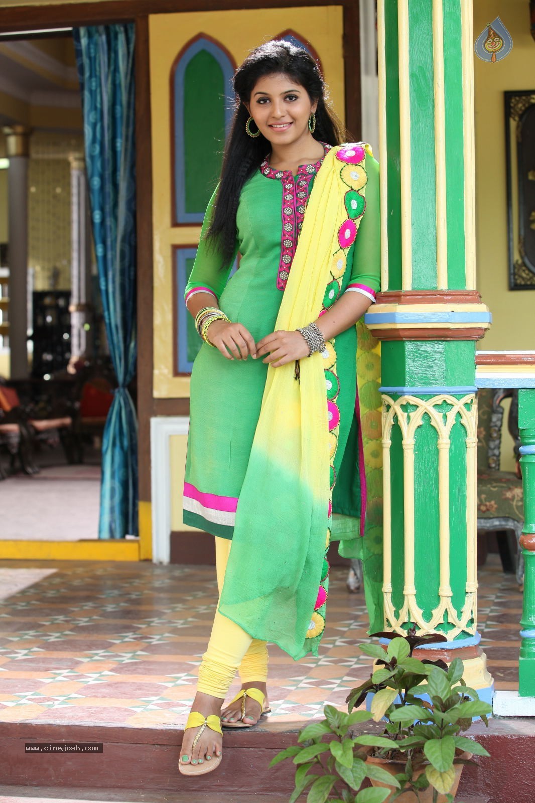 Anjali Latest Stills - 28 / 44 photos