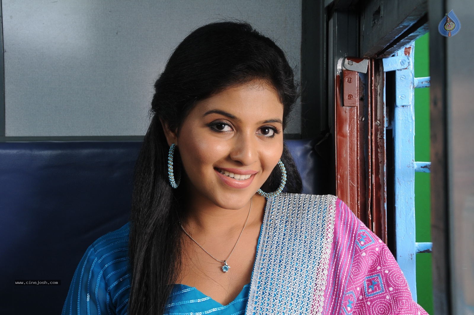 Anjali Latest Stills - 29 / 44 photos