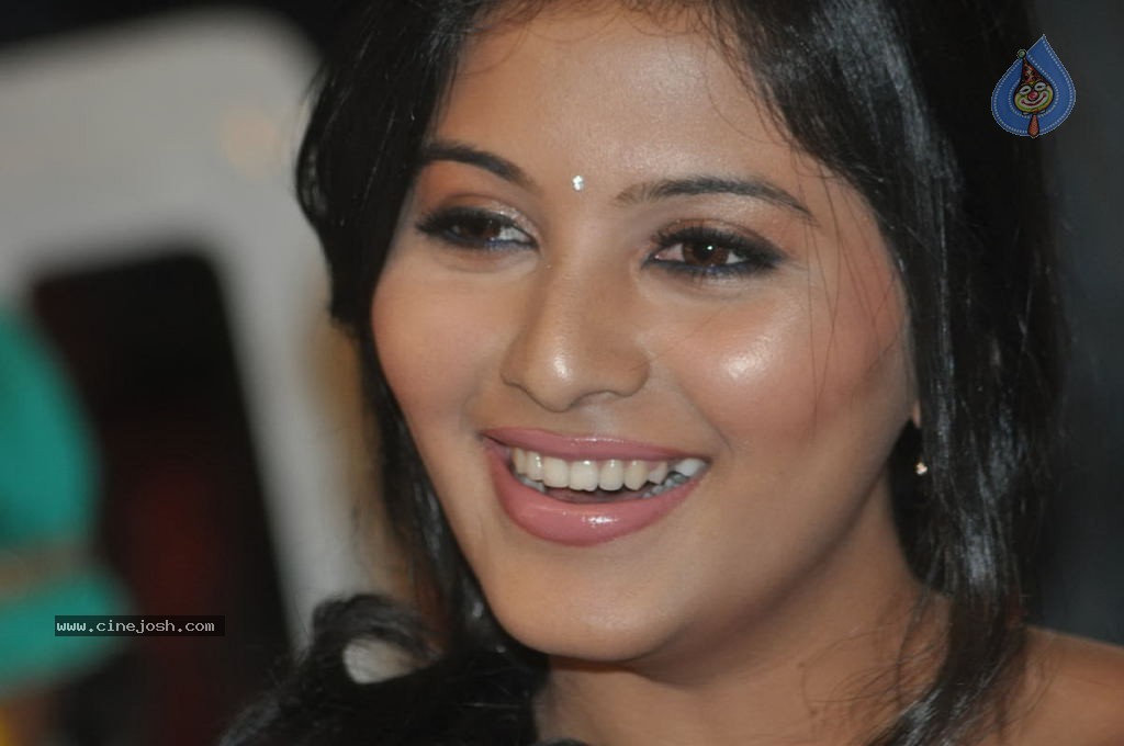 Anjali New Stills - 8 / 48 photos