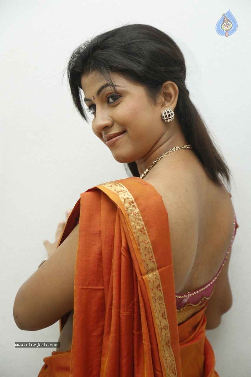 Anjali Photos - 9 / 35 photos