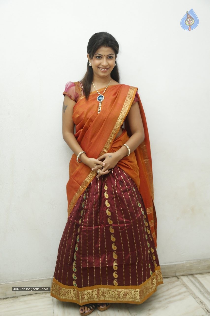 Anjali Photos - 31 / 35 photos