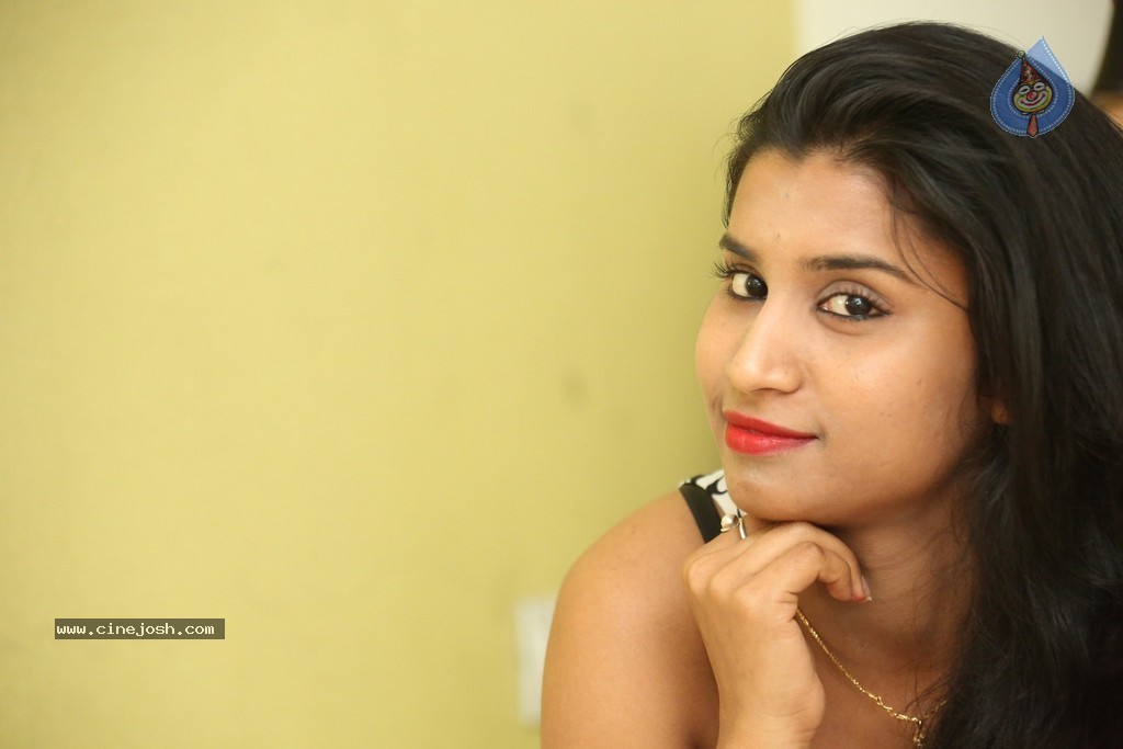 Anjali Stills - 15 / 77 photos