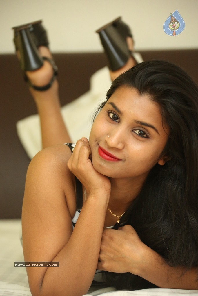 Anjali Stills - 60 / 77 photos