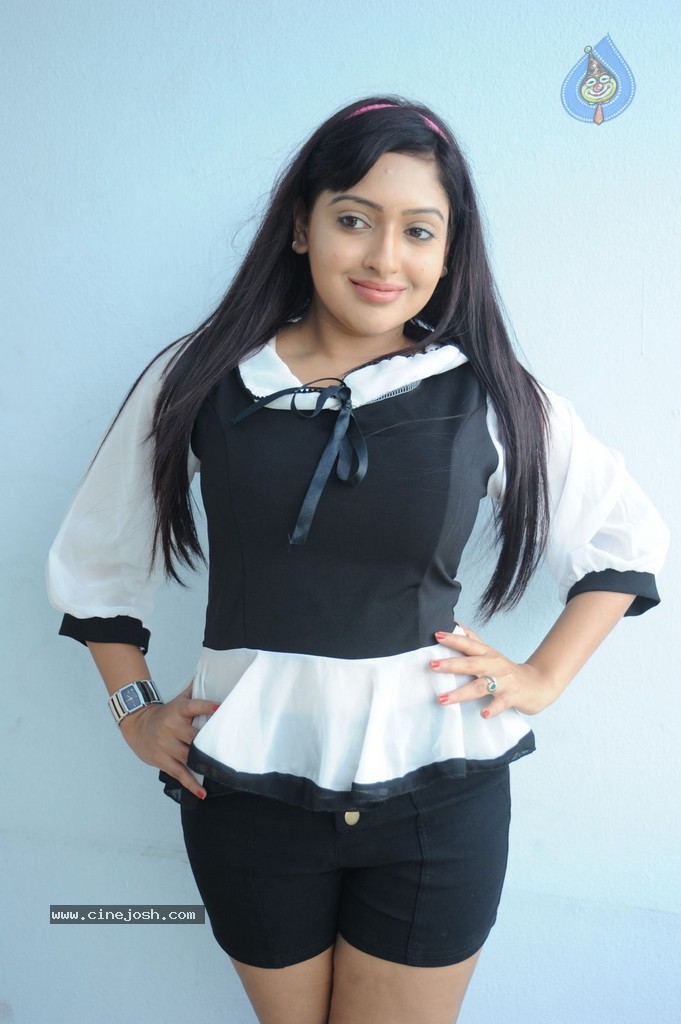 Anjana Deshpande Gallery - 51 / 79 photos