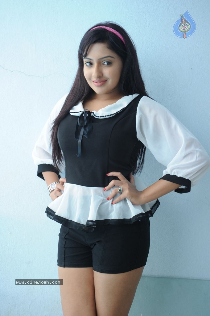 Anjana Deshpande Gallery - 61 / 79 photos