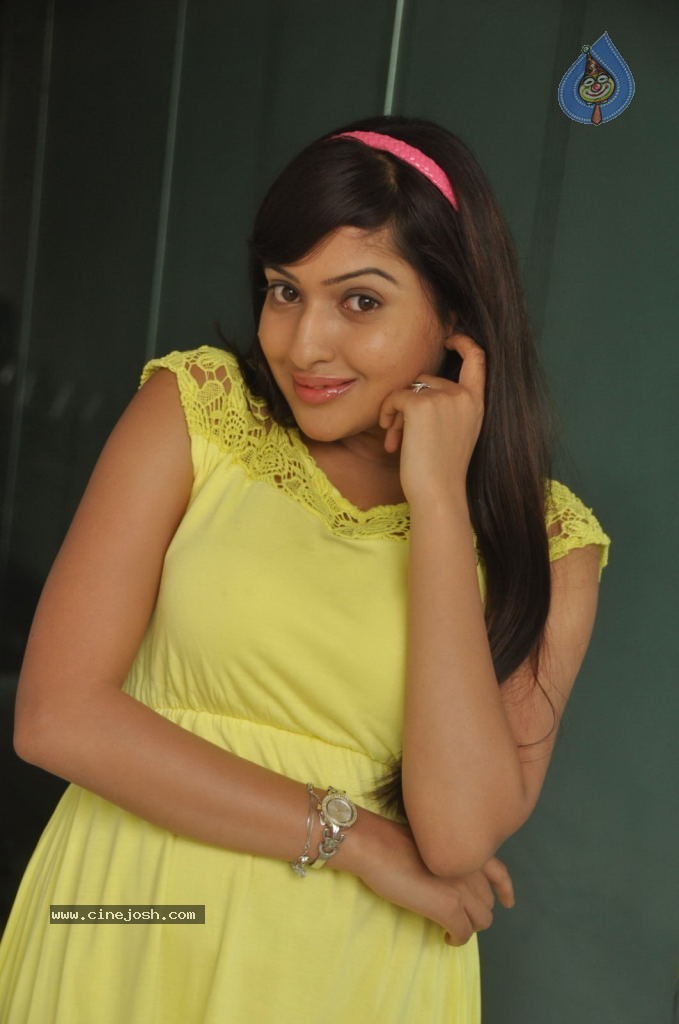 Anjana Deshpande Stills - 7 / 69 photos