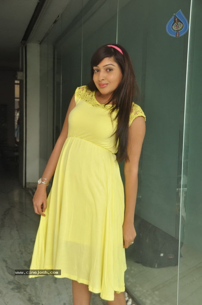 Anjana Deshpande Stills - 9 / 69 photos