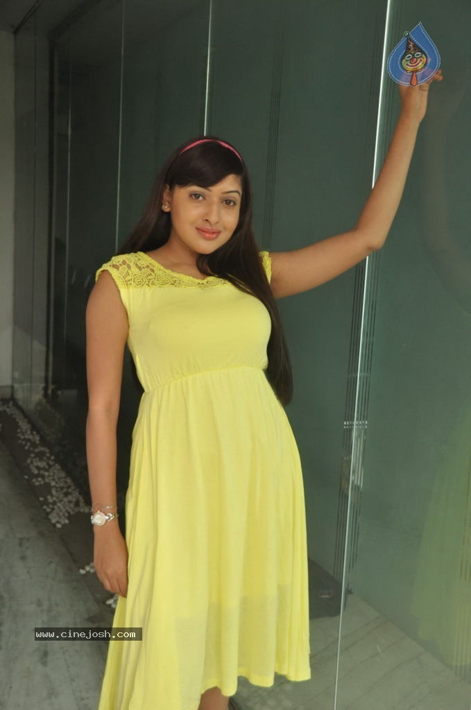 Anjana Deshpande Stills - 11 / 69 photos