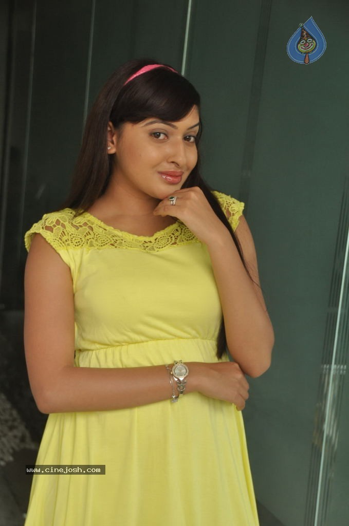 Anjana Deshpande Stills - 12 / 69 photos