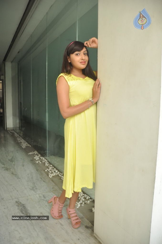 Anjana Deshpande Stills - 16 / 69 photos