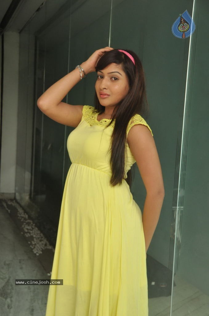 Anjana Deshpande Stills - 22 / 69 photos