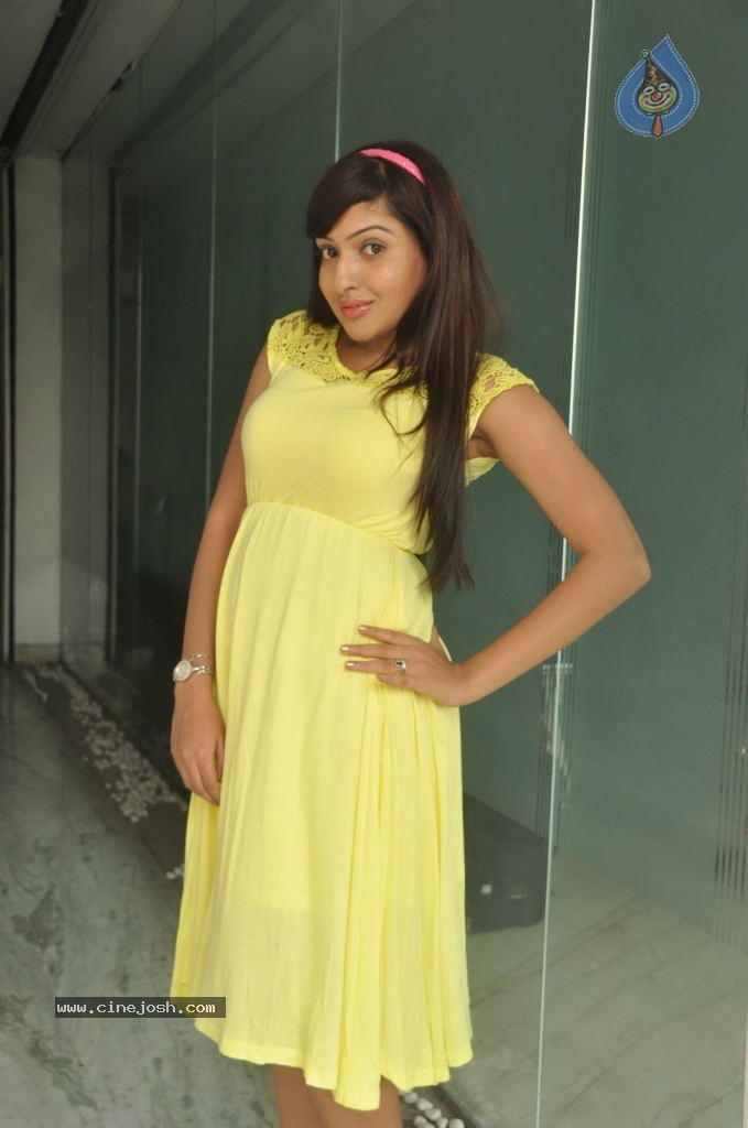 Anjana Deshpande Stills - 27 / 69 photos