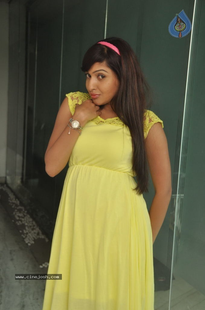 Anjana Deshpande Stills - 40 / 69 photos