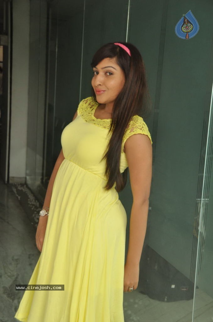 Anjana Deshpande Stills - 41 / 69 photos