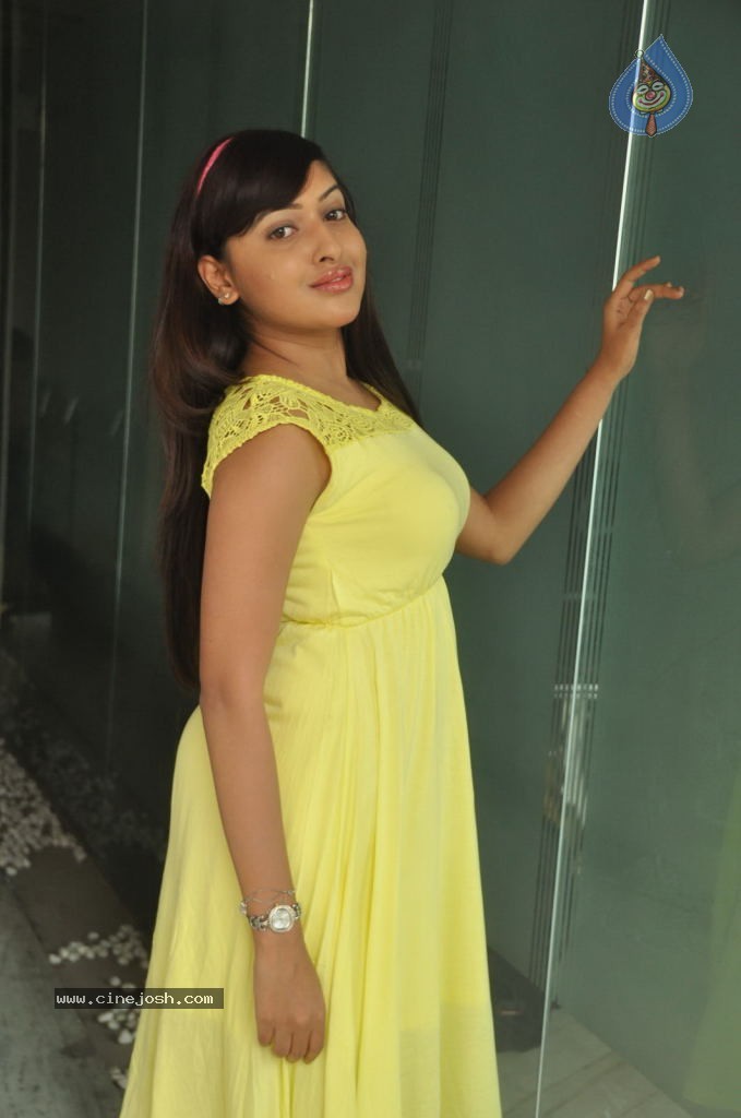 Anjana Deshpande Stills - 45 / 69 photos