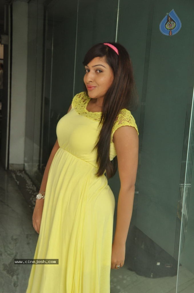 Anjana Deshpande Stills - 65 / 69 photos