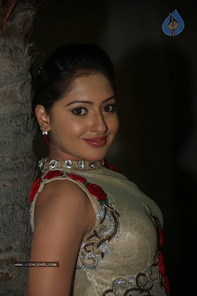 Anjana Deshpande Stills - 12 / 39 photos