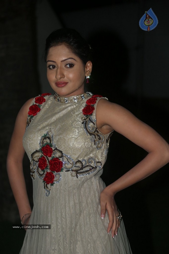 Anjana Deshpande Stills - 35 / 39 photos