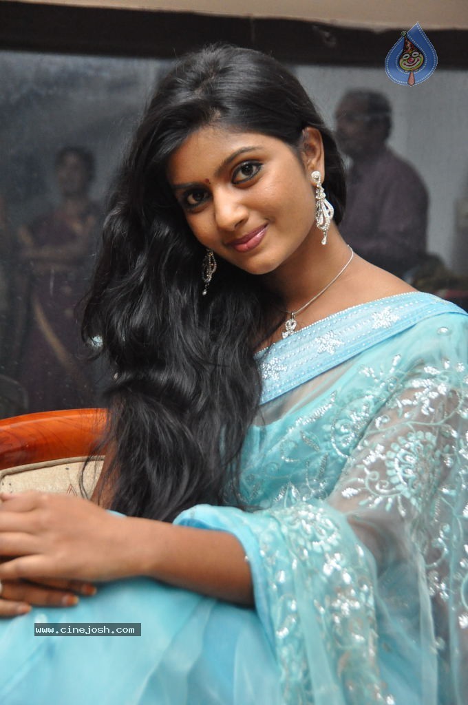 Anjana Hot Pics - 20 / 50 photos