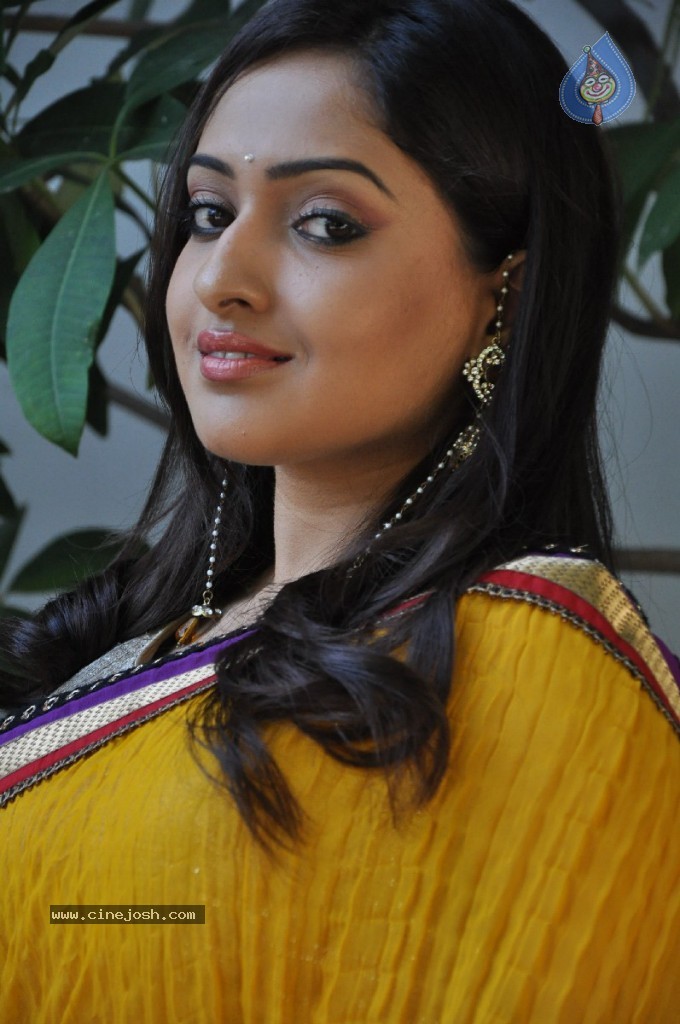 Anjana Stills - 11 / 63 photos