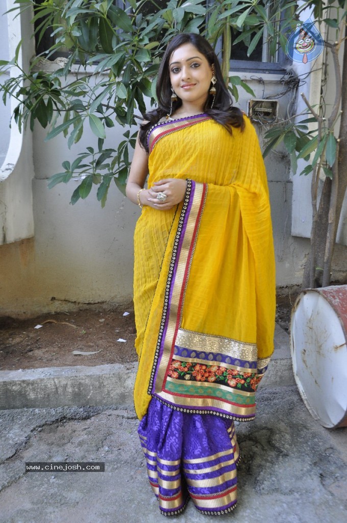 Anjana Stills - 16 / 63 photos