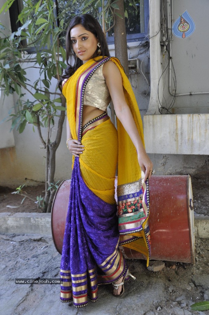 Anjana Stills - 23 / 63 photos