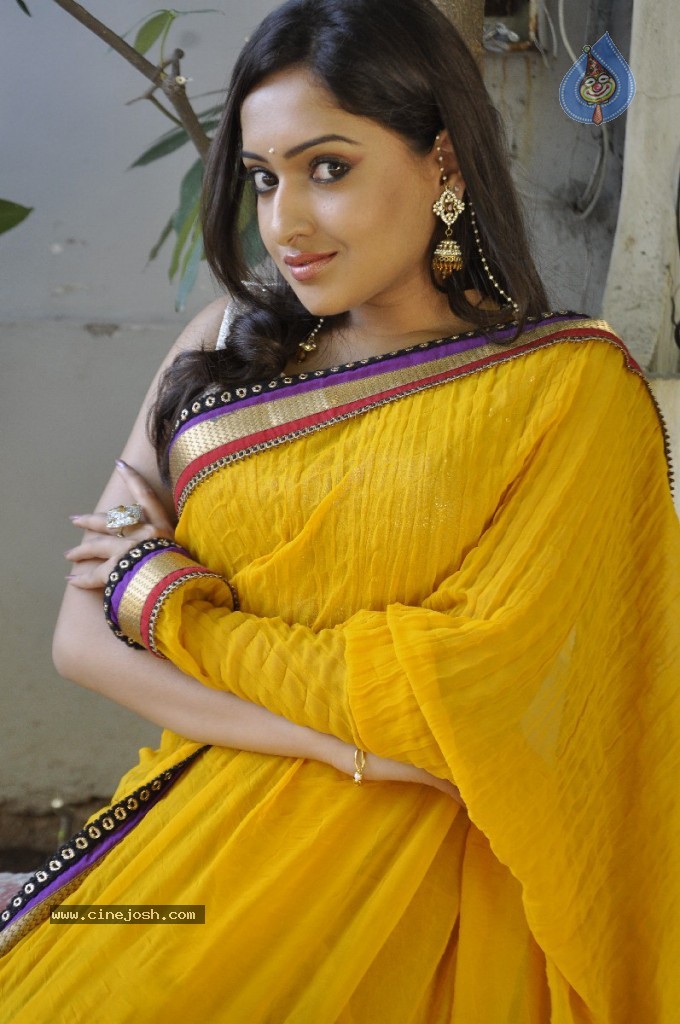 Anjana Stills - 55 / 63 photos