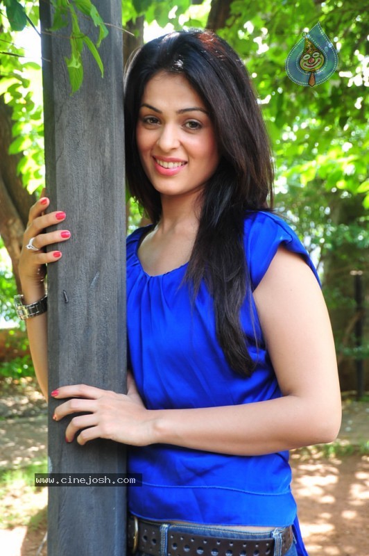 Anjana Sukhani Gallery - 30 / 49 photos