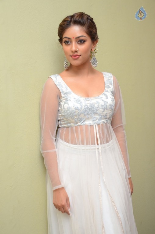 Anu Emmanuel Pics - 7 / 58 photos