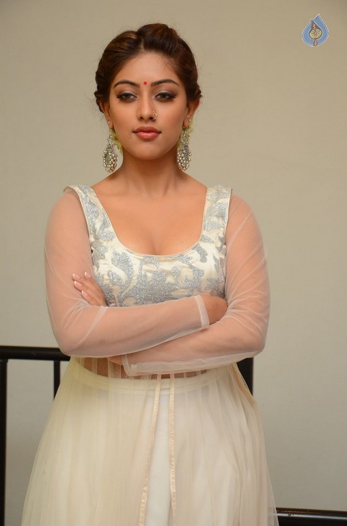 Anu Emmanuel Pics - 18 / 58 photos