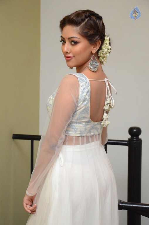 Anu Emmanuel Pics - 50 / 58 photos